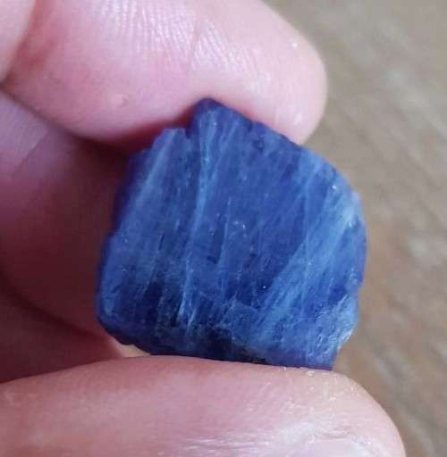TANZANITE 60.71Cts. NATURAL VIOLET BLUE SPECIMEN ROUGH