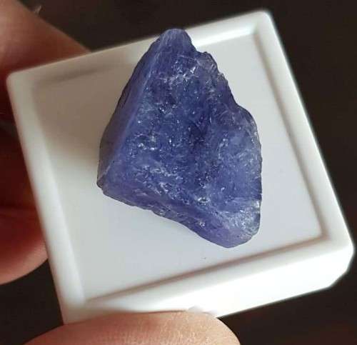 TANZANITE 60.51Cts. NATURAL VIOLET BLUE SPECIMEN ROUGH