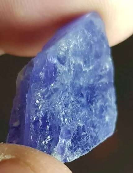 TANZANITE 60.51Cts. NATURAL VIOLET BLUE SPECIMEN ROUGH