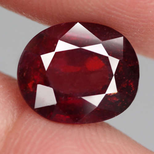 3.91Ct. Rhodolite Oval Red Garnet  SPARKLING Untreated Natural