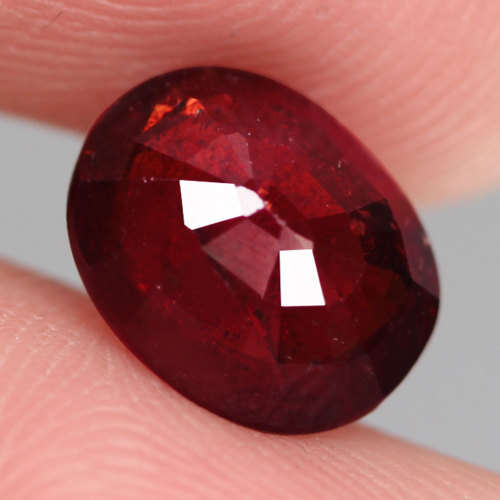 3.91Ct. Rhodolite Oval Red Garnet  SPARKLING Untreated Natural