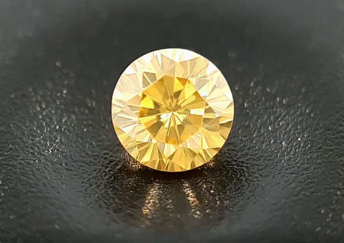 0.23 cts. CERTIFIED  Diamond Round SI1 Intense Yellow Colour  Natural