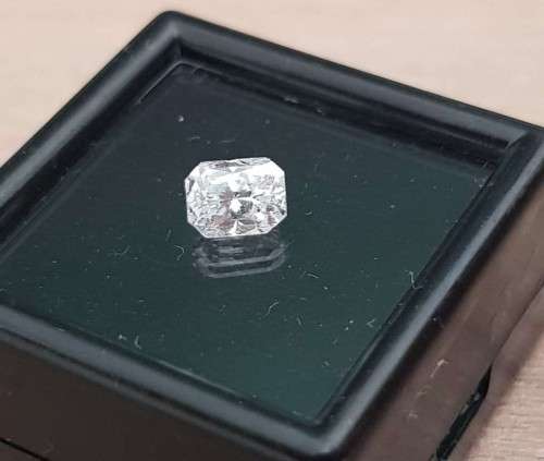 0.75Cts DIAMOND RADIANT CUT `CERTIFIED` SPARKLING  D WHITE COLOR NATURAL