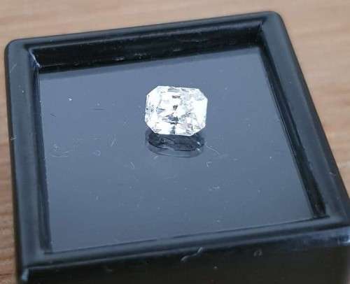 0.75Cts DIAMOND RADIANT CUT `CERTIFIED` SPARKLING  D WHITE COLOR NATURAL