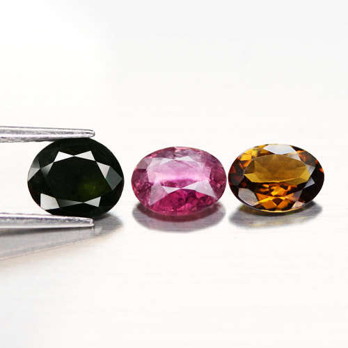 2.21Ct.  Tourmaline Oval Green Pink& Golden Brown  RAVISHING Untreated Natural