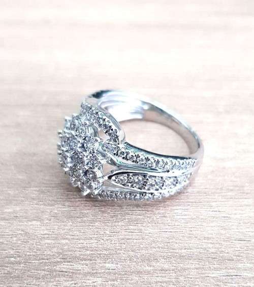 1.350ct CLUSTER DESIGN DIAMOND RING  WHITE GOLD LADIES  DESIGNER PIECE HIGH QUALITY