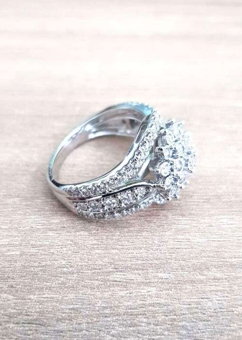 1.350ct CLUSTER DESIGN DIAMOND RING  WHITE GOLD LADIES  DESIGNER PIECE HIGH QUALITY