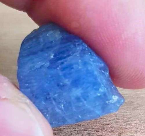 TANZANITE 21.60Cts.ROUGH NATURAL VIOLET BLUE SPECIMEN