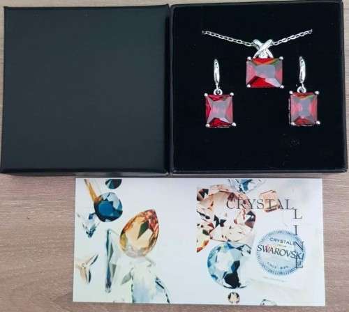 Swarovski **Ruby Red **Square Cut Necklace & Earrings  Set Gold Plated  Link Chain