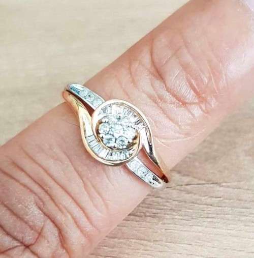 0.325ct  DIAMOND SWIRL DESIGN RING  ROUND / BAGUETTE CUT  ROSE GOLD **STUNNING **