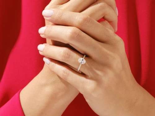 1.00 Carat Moissanite Oval **GRA Certified**  VVSI/D Engagement Ring Rose Gold