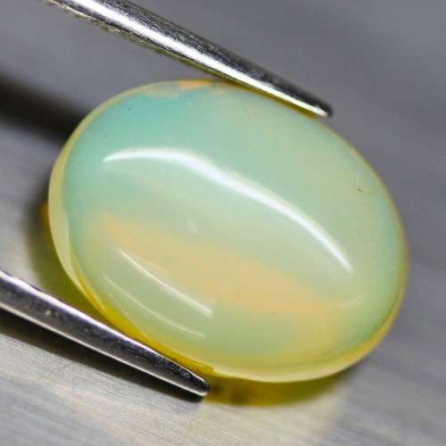 3.40Ct.  Opal Oval Cabochon Multi Colours Glittering Rainbow 3D! Ethiopian Natural