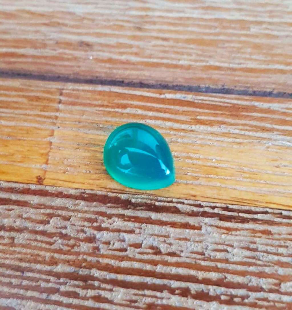 Green Onyx 5.56cts Pear Cabochon Brilliant gemstone 10x12mm