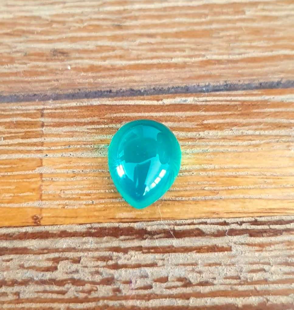Green Onyx 5.56cts Pear Cabochon Brilliant gemstone 10x12mm