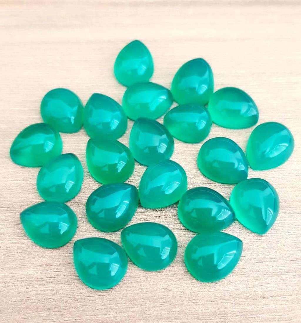 Green Onyx 5.56cts Pear Cabochon Brilliant gemstone 10x12mm