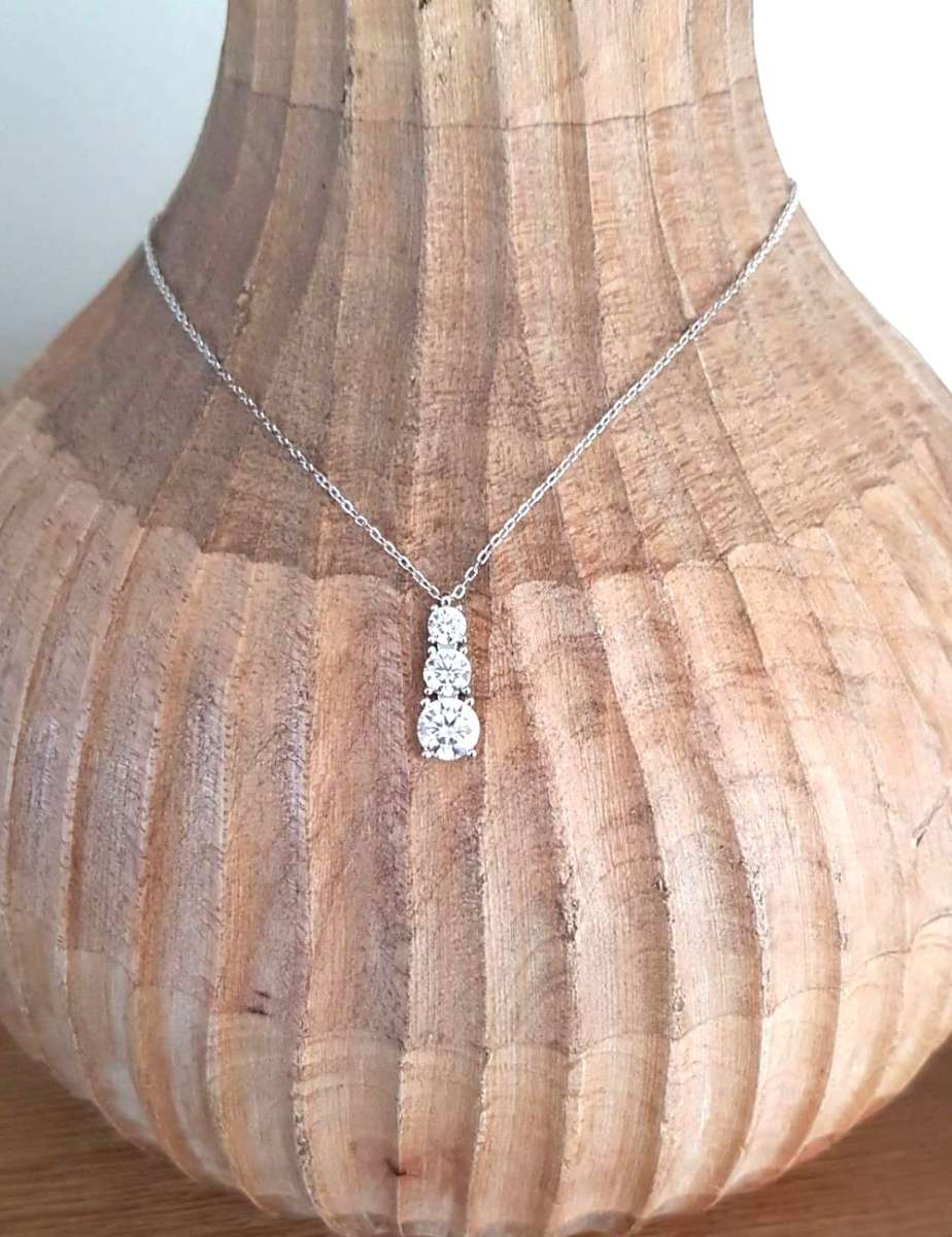 1.8CT Moissanite Pendant for Women Necklace 3 Stones Solid Silver 925 Jewellery * in Sterling Silver