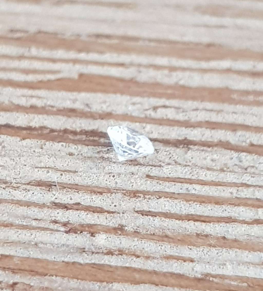 0.10Cts DIAMONDS D/SI1 **CERTIFIED**SPARKLING  WHITE COLOR NATURAL