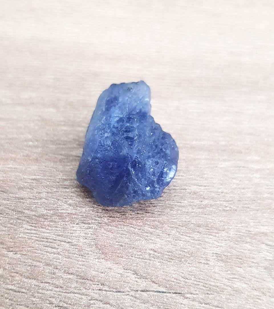 TANZANITE 19.75Cts. NATURAL VIOLET BLUE SPECIMEN ROUGH
