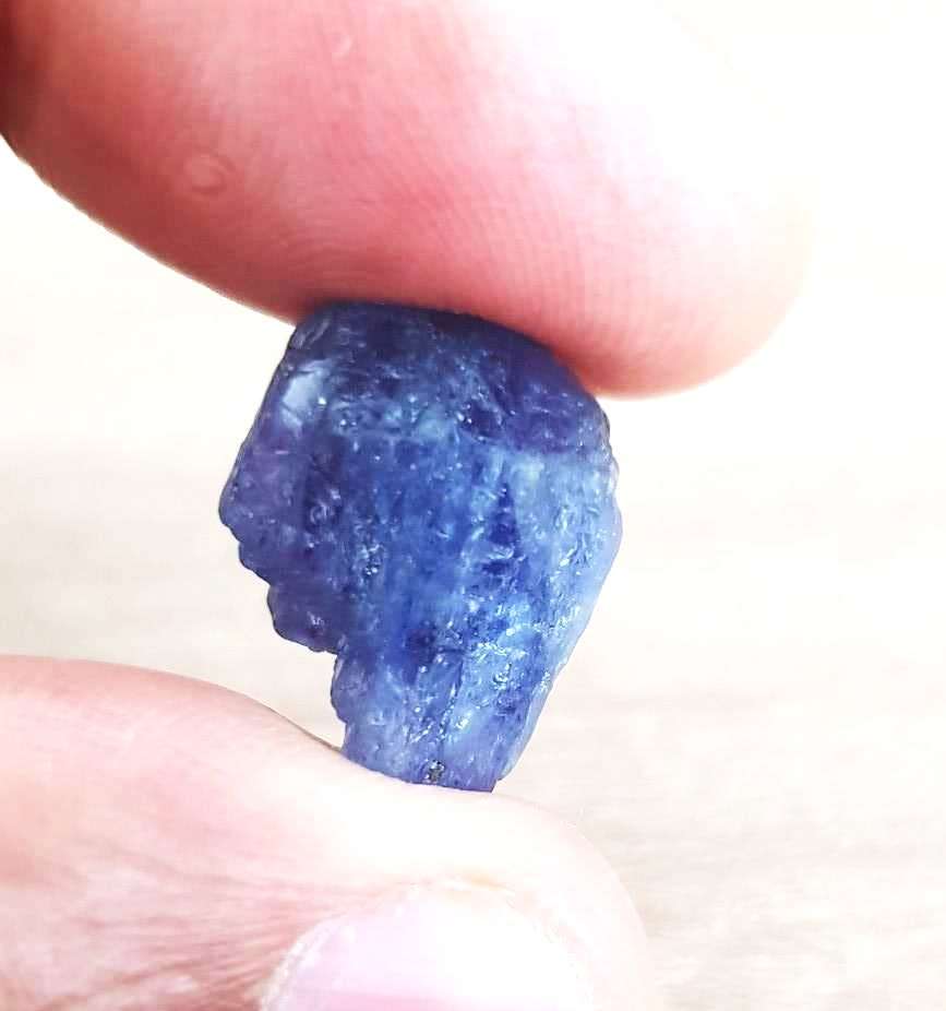 TANZANITE 19.75Cts. NATURAL VIOLET BLUE SPECIMEN ROUGH
