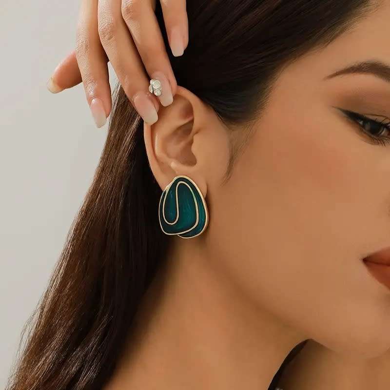 Bohemian Vintage-Inspired Green Geometric Drop Oil  Earrings For Women