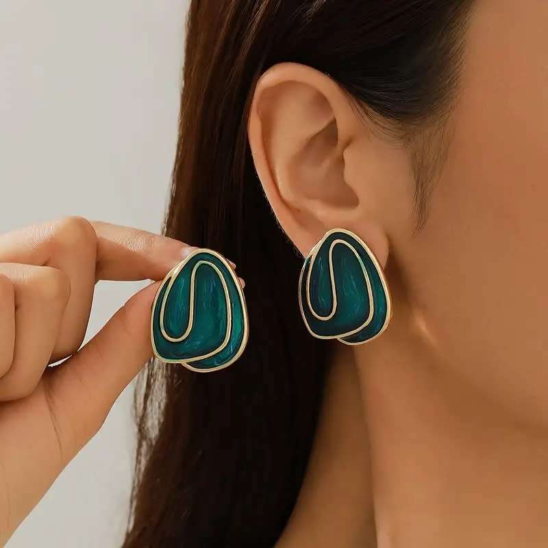 Bohemian Vintage-Inspired Green Geometric Drop Oil  Earrings For Women