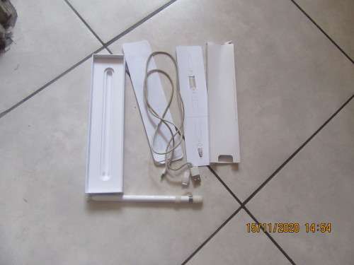 ORIGINAL APPLE IPAD PENCIL AS GOOD AS NEW