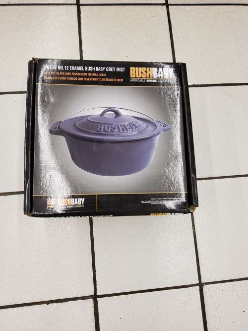 CAST IRON POT WITH ENAMEL COATING 30 CM