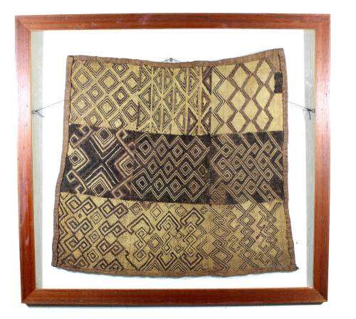 Kuba cloth - Original hand woven and sown cloth - A vintage piece! - Bid now!