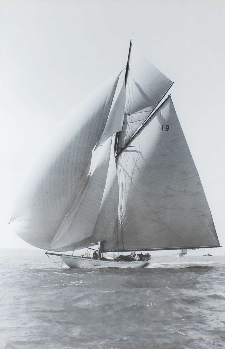 Large Yacht - A beautiful print!! Bid now!