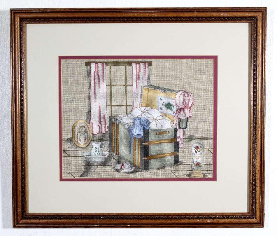 Trunk - Needle work - Beautiful!! - Low price! - Bid now!!