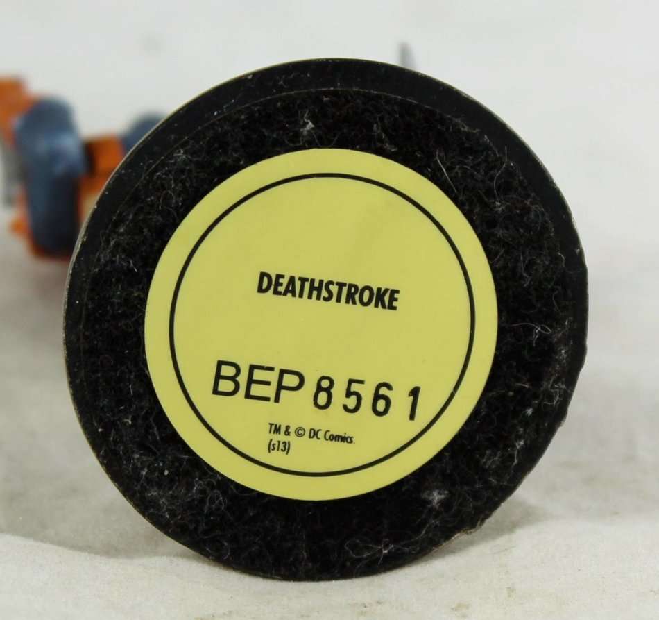 DC Comics - Chess piece figurine - Deathstroke - Bid Now!