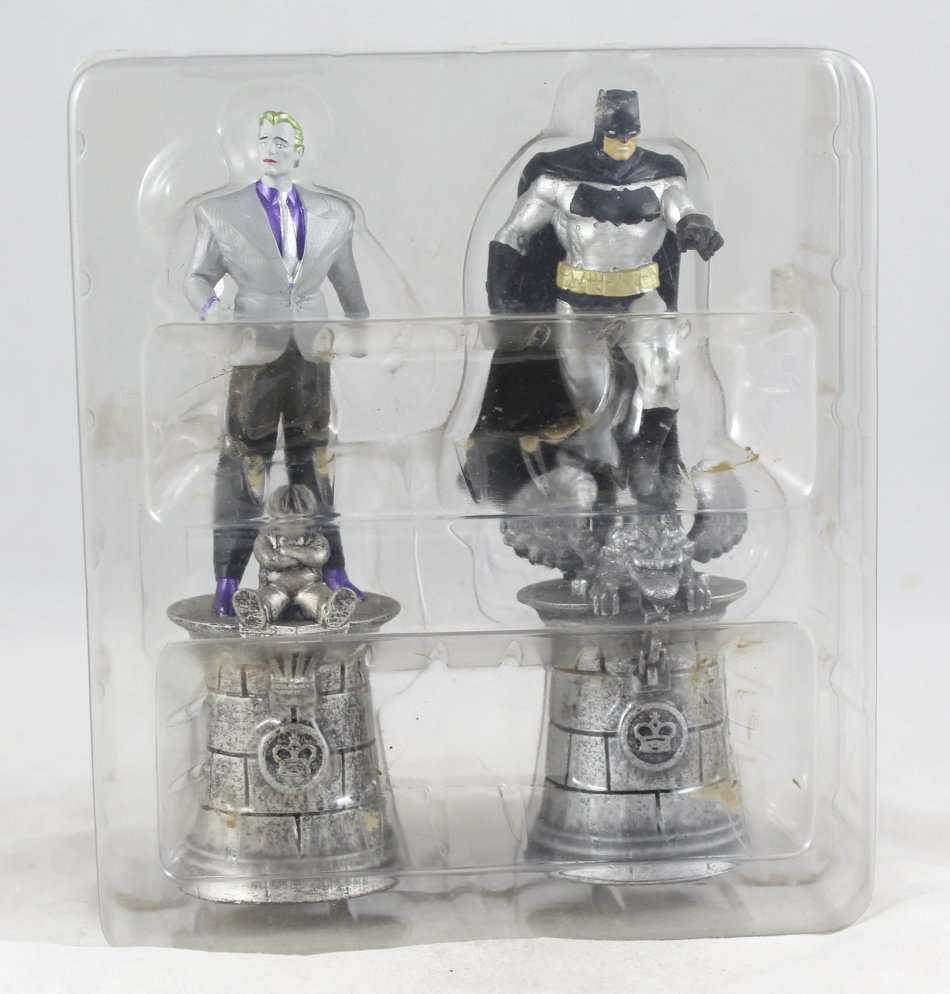 DC Comics - Chess piece figurines - The Joker & Batman Special - Bid Now!