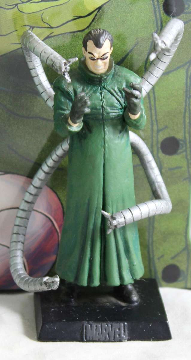 Classic Marvel Collection - Lead, hand painted figurine with book - Doctor Octopus - #3 - Bid Now!