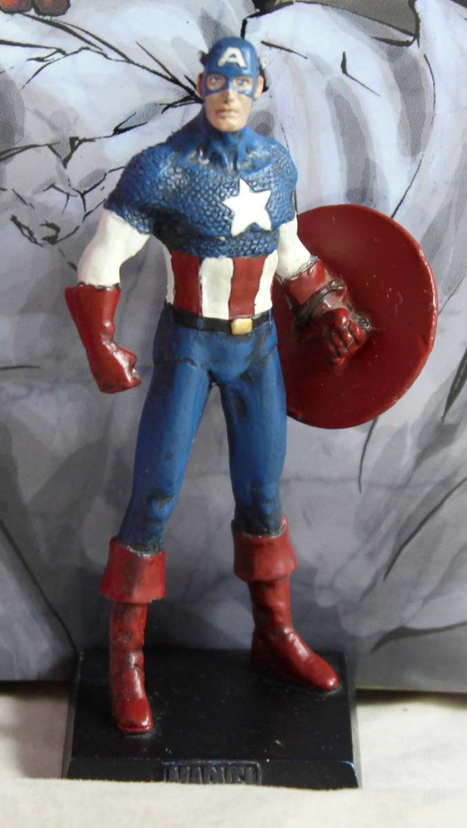 Classic Marvel Collection - Lead, hand painted figurine with book - Captain America - #9 - Bid Now!