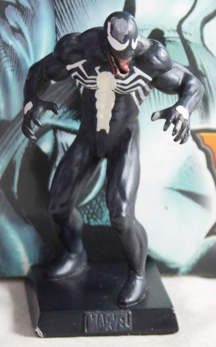 Classic Marvel Collection - Lead, hand painted figurine with book - Venom - #32