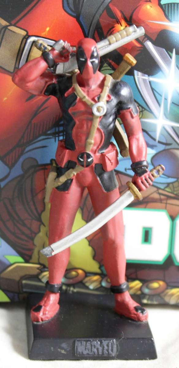 Classic Marvel Collection - Lead, hand painted figurine with book - Deadpool - #56