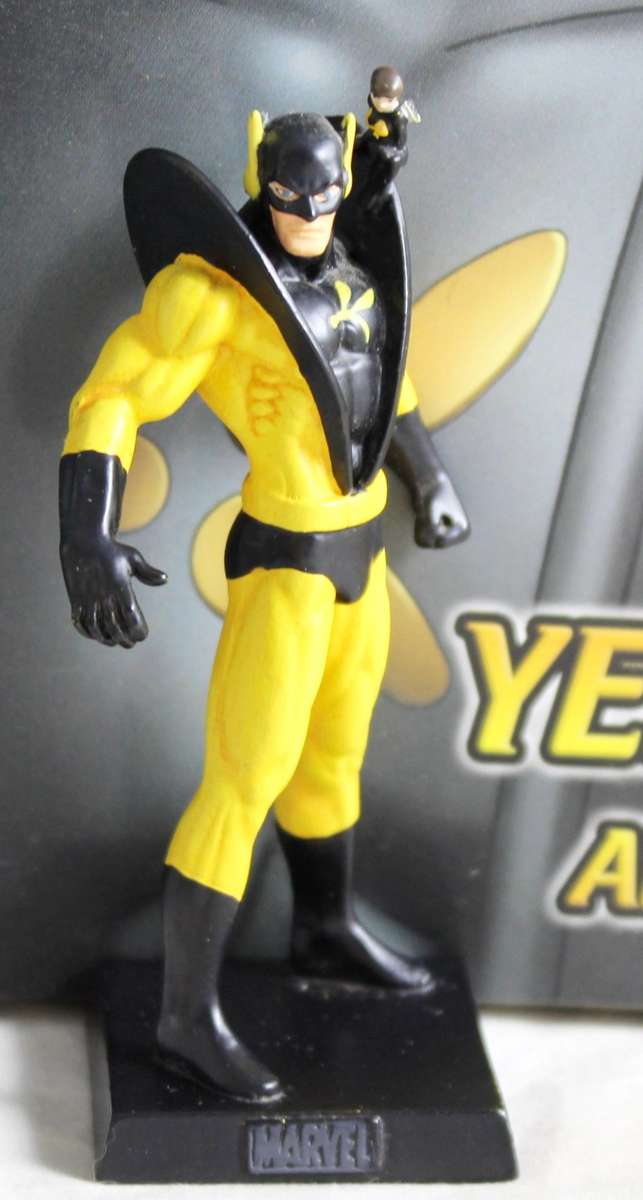 Classic Marvel Collection - Lead, hand painted figurine with book - Yellowjacket - #58