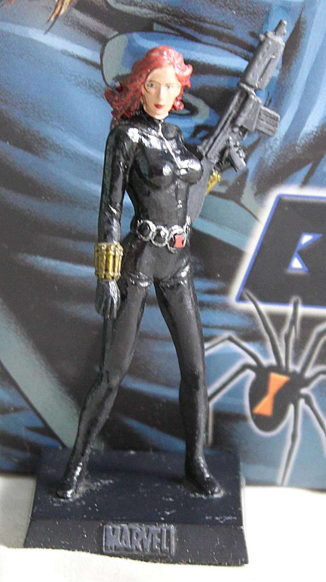 Classic Marvel Collection - Lead, hand painted figurine with book - Black Widow - #72
