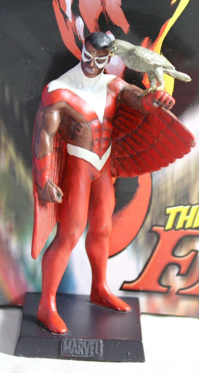Classic Marvel Collection - Lead, hand painted figurine with book - Falcon with Redwing - #75