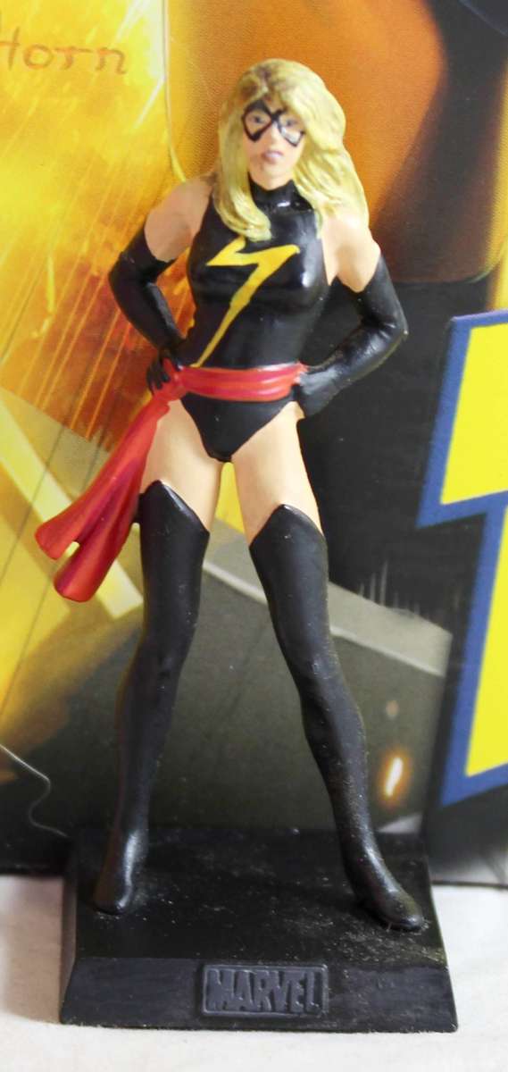 Classic Marvel Collection - Lead, hand painted figurine with book - Ms.Marvel - #76