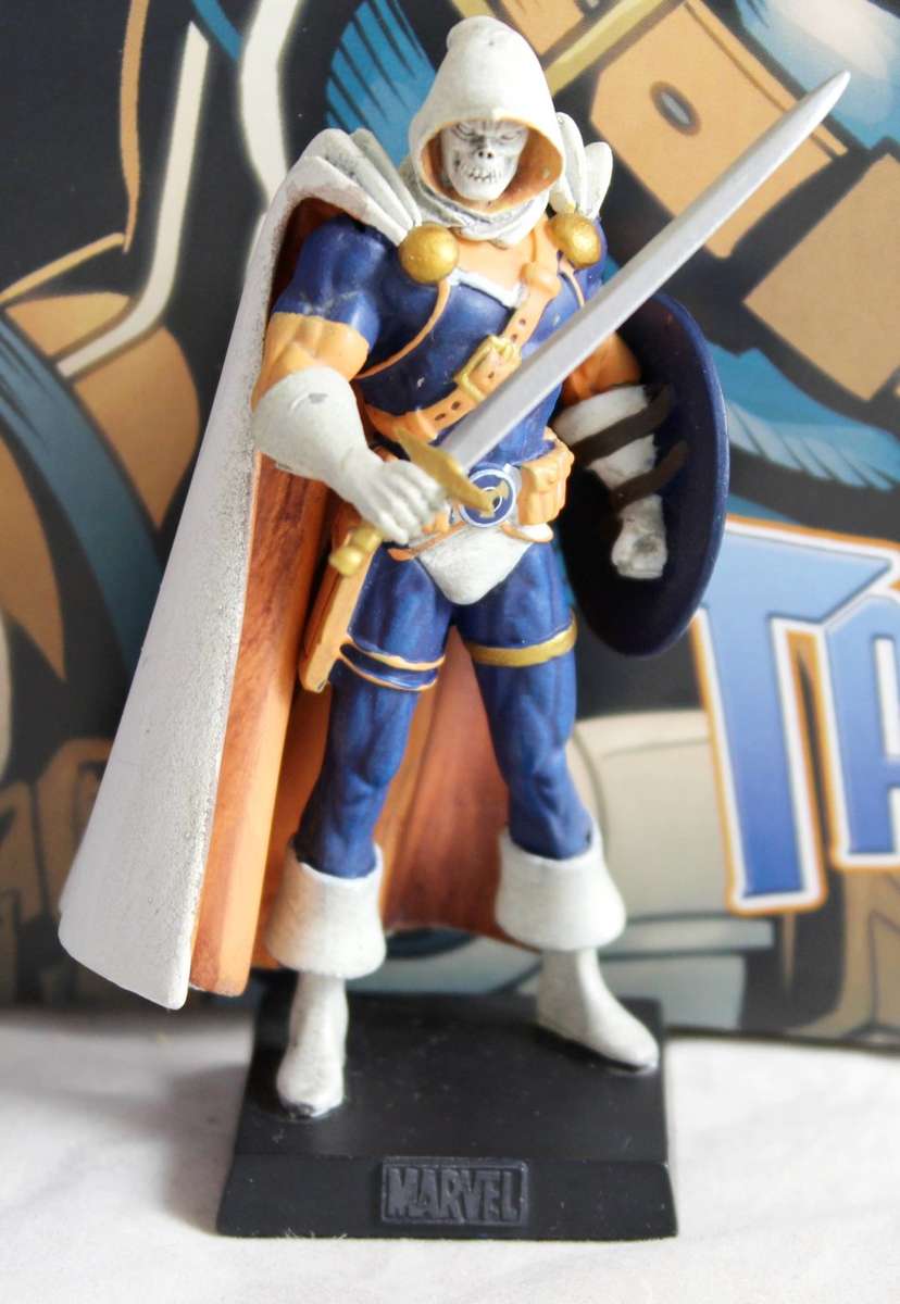 Classic Marvel Collection - Lead, hand painted figurine with book - Taskmaster - #104