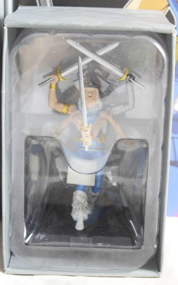 Classic Marvel Collection - Lead, hand painted figurine with book - Spiral - #158