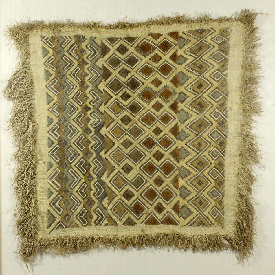 Kuba cloth - Original hand woven and sown cloth - A vintage piece! - Bid now!