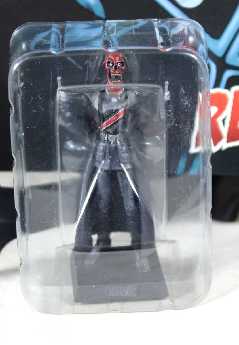 Classic Marvel - Action Figure and Book - Red Skull #34