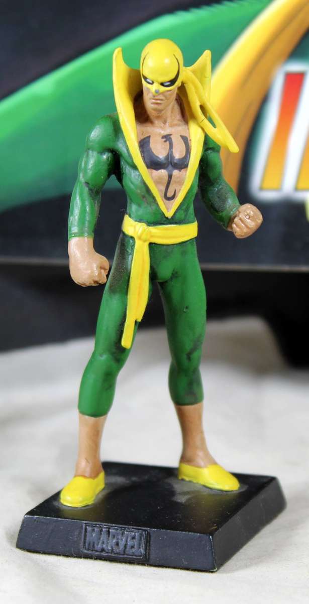 Classic Marvel - action figure and book - Iron Fist