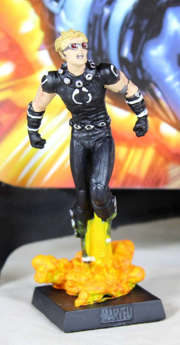 Classic Marvel - Action Figure and Book - CANNONBALL - Issue #149 - Bid Now!