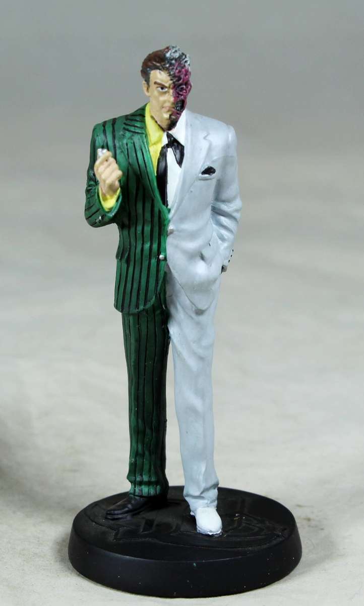 DC COMICS - LEAD HAND PAINTED ACTION FIGURE - TWO FACE - BID NOW!!!!