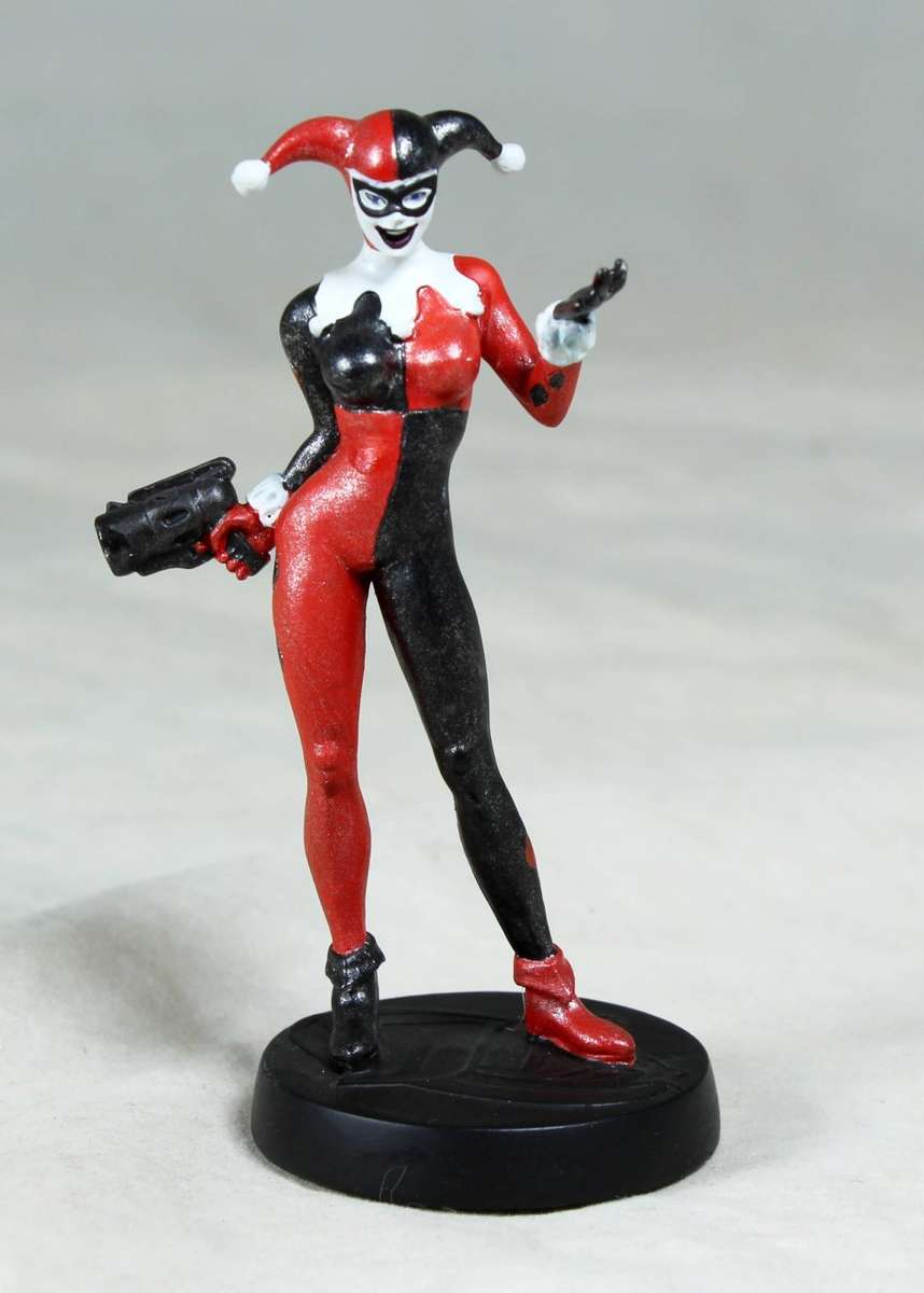 DC COMICS - LEAD HAND PAINTED ACTION FIGURE - HARLEY QUIN - BID NOW!!!!