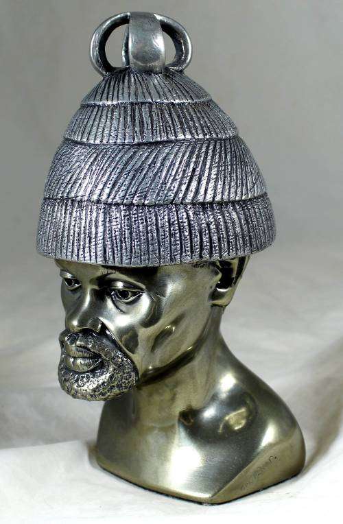 Casper Darare - Old Basotho with hat - Posthumous Cold Casting - Magnificent!! Bid now!