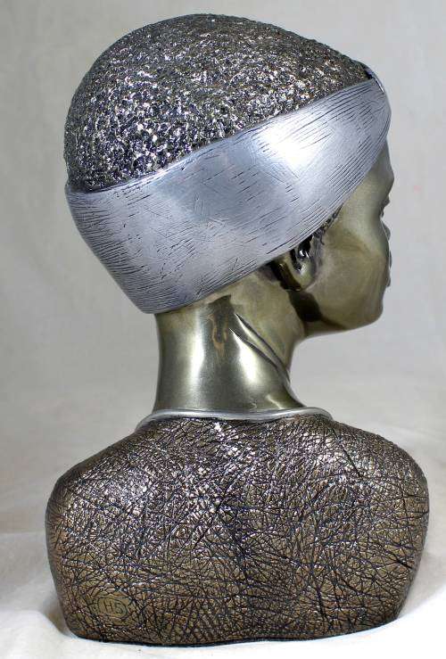 Casper Darare - Basotho Girl with scarf - Posthumous Cold Casting - Magnificent!! Bid now!